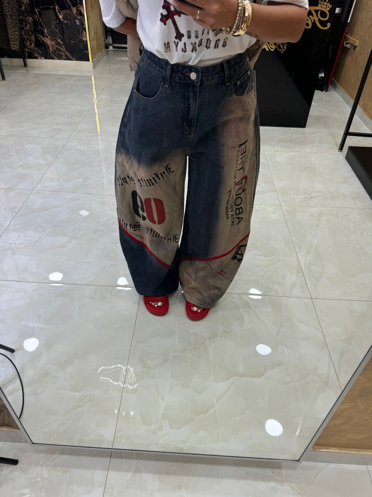 Jeans Balloon Art